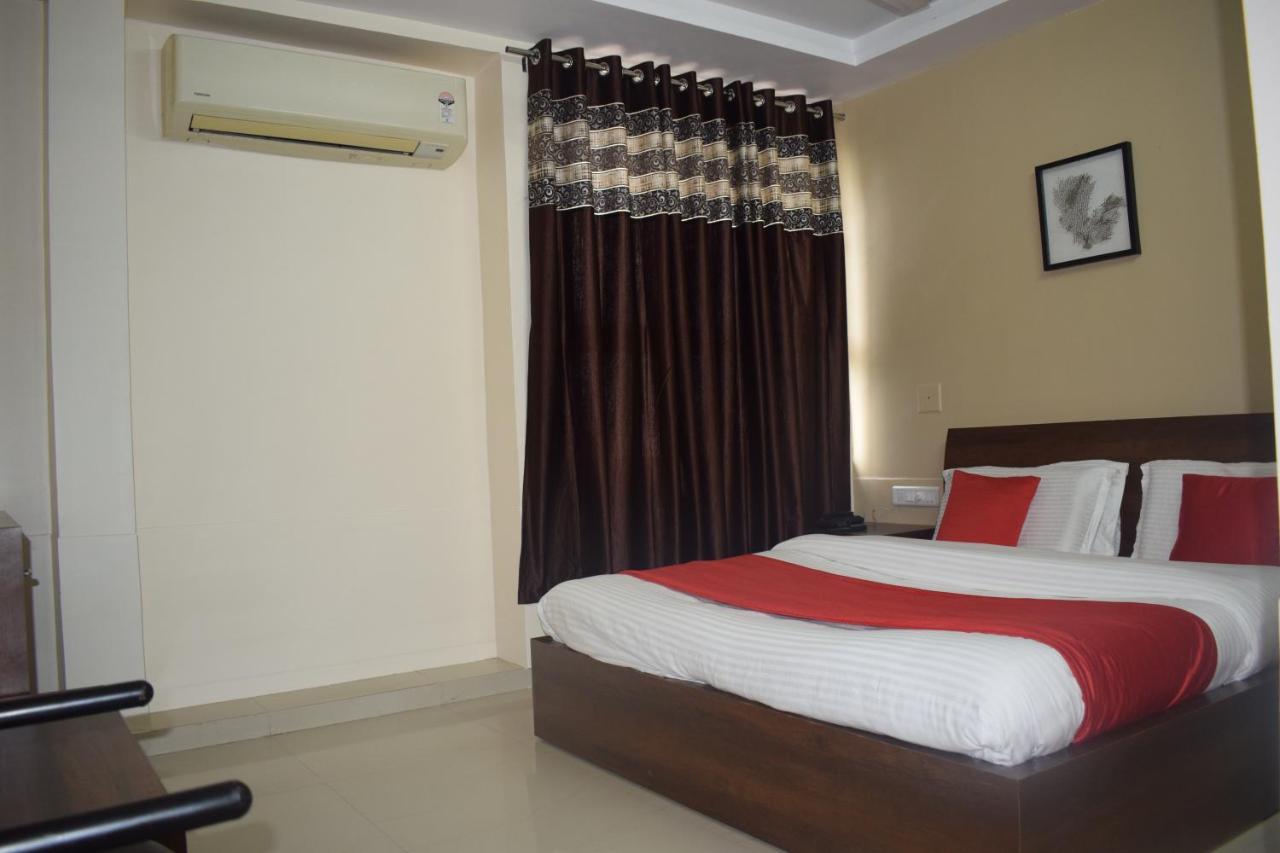 Hotel-The Safar Ahmadabad Zewnętrze zdjęcie
